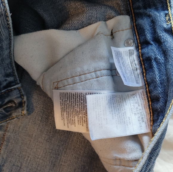 Medium Wash 505 Levi Jeans 36 x 30 - Picture 5 of 7